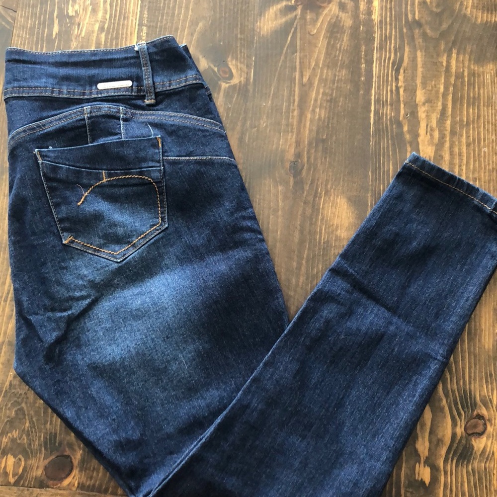 Ella Jeans